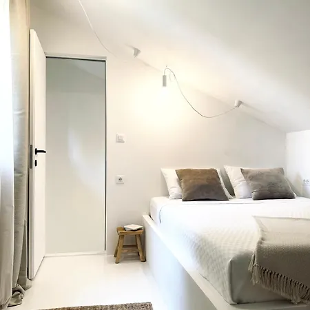 Casa Dvornik Apartment